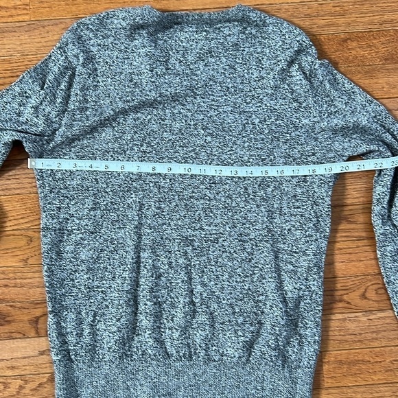 American Eagle Men's Classic Fit V-neck Sweater Size S - Picture 11 of 12